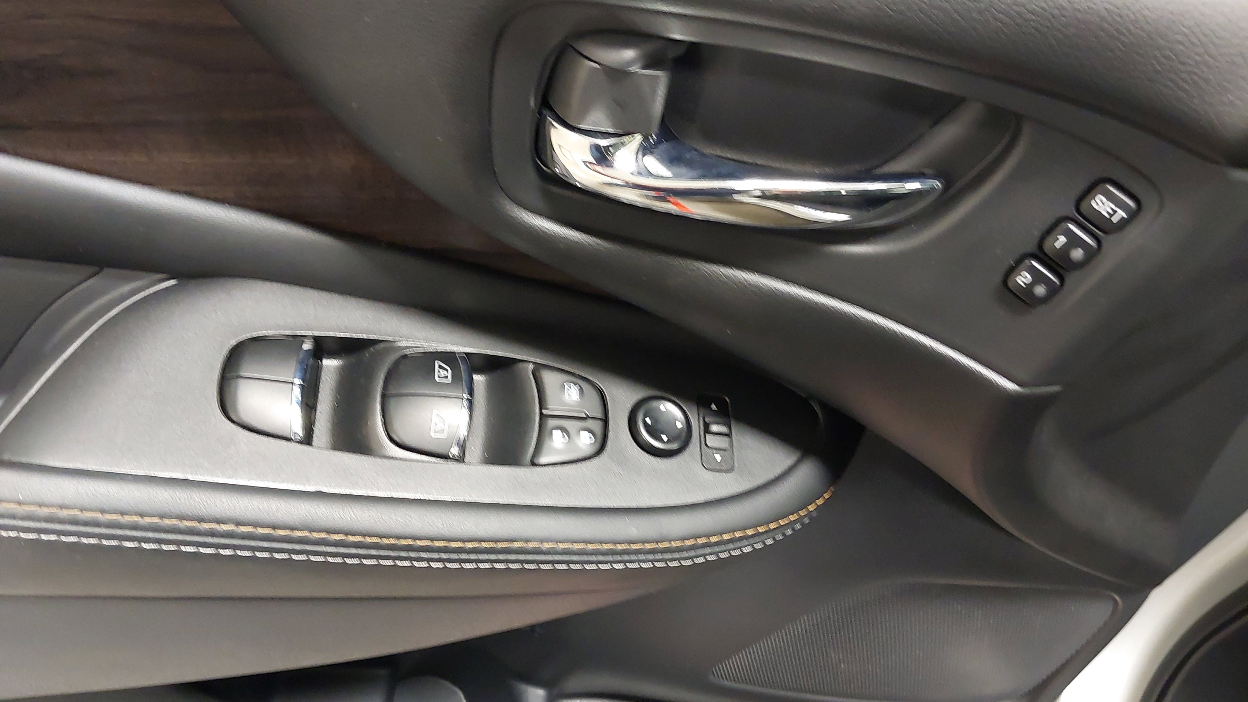 Used 2023 Nissan Murano Platinum w/ Cargo Package image 25