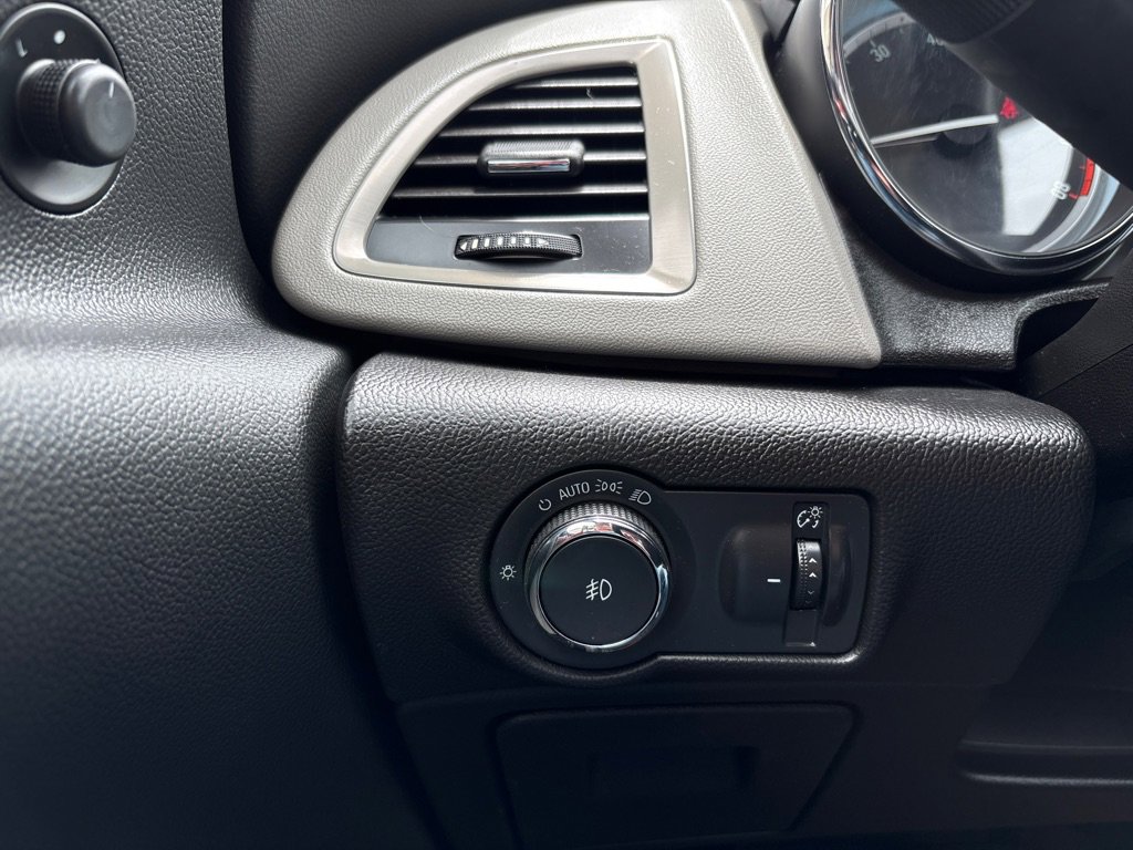 Used 2014 Buick Verano FWD image 22