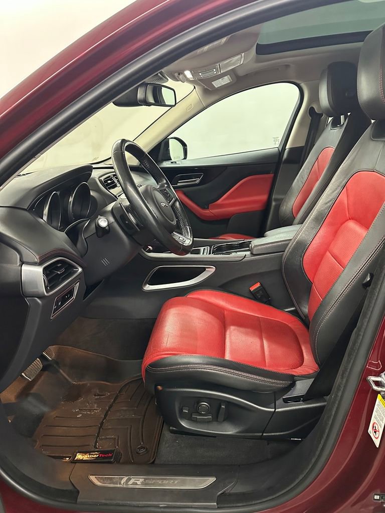 Used 2017 Jaguar F-PACE R-Sport image 11