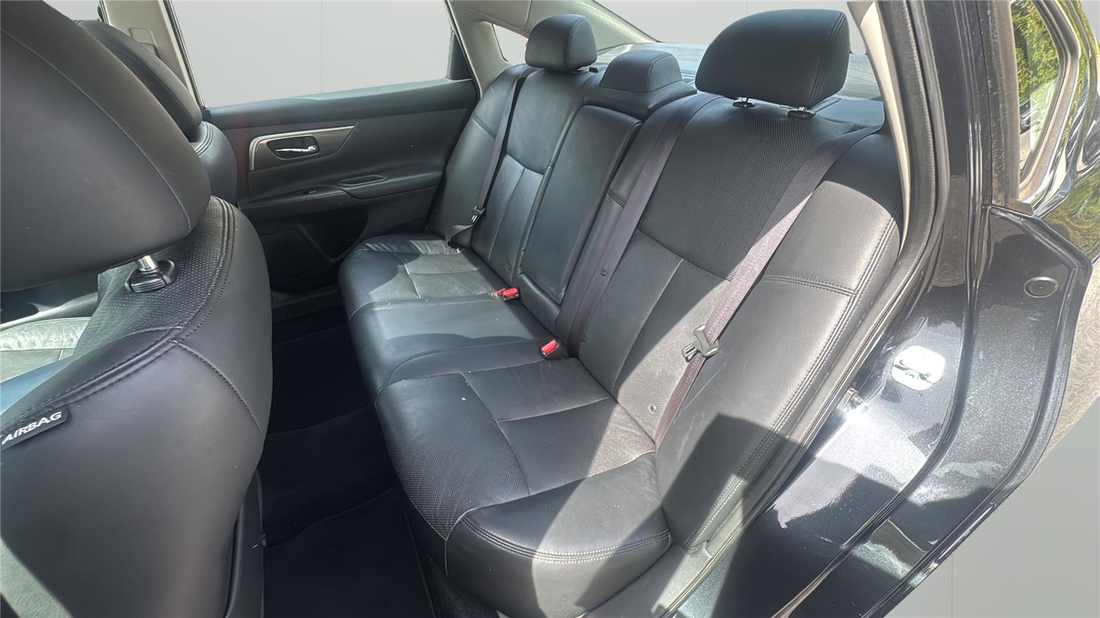 Used 2015 Nissan Altima 2.5 SL w/ Technology Package FWD image 11