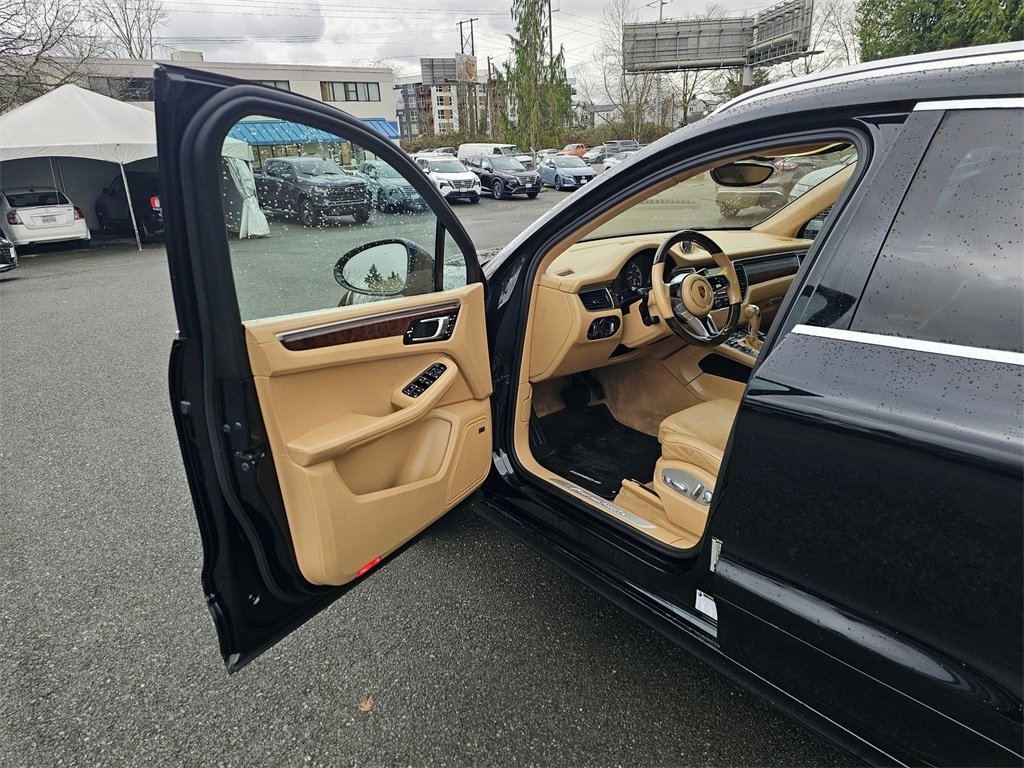 Used 2016 Porsche Macan Turbo image 20