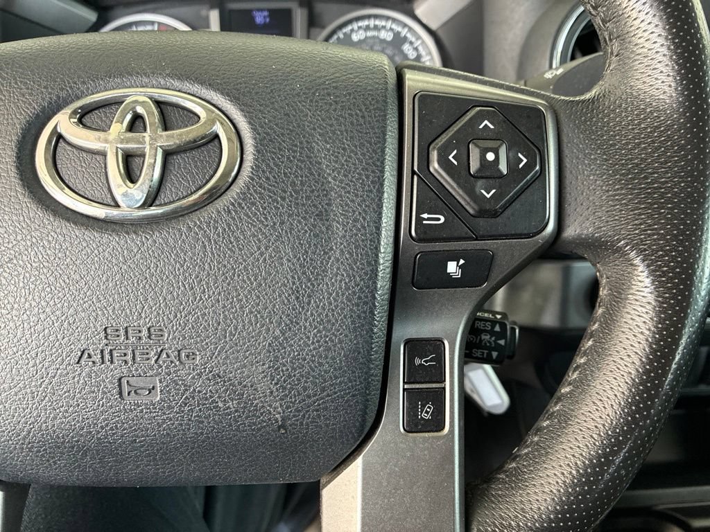 Used 2020 Toyota Tacoma SR5 AWD/4WD image 24
