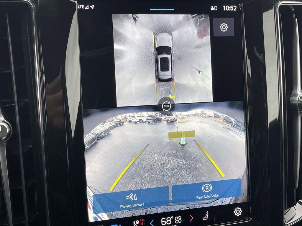 Used 2024 Volvo XC60 T8 Ultimate w/ Climate Package image 18