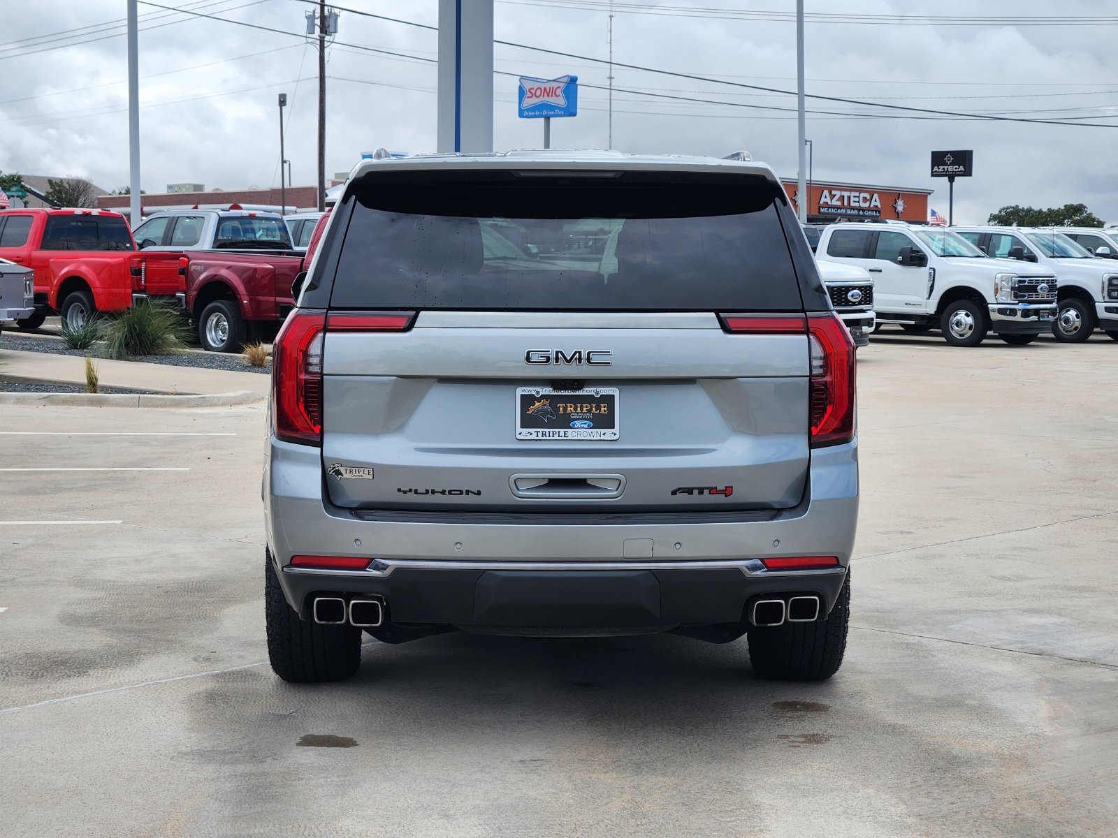 Used 2026 GMC Yukon XL AT4 w/ AT4 Premium Plus Package AWD/4WD image 8
