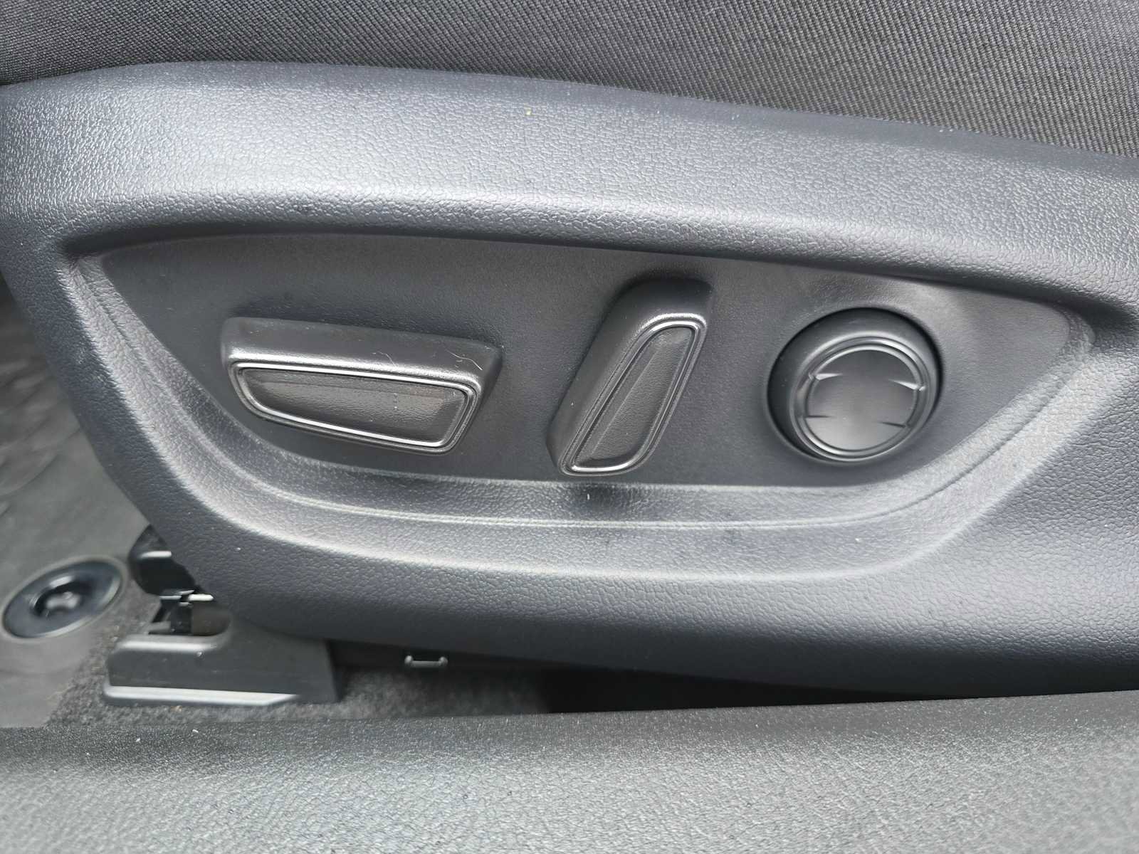 Used 2025 Toyota Camry LE image 24