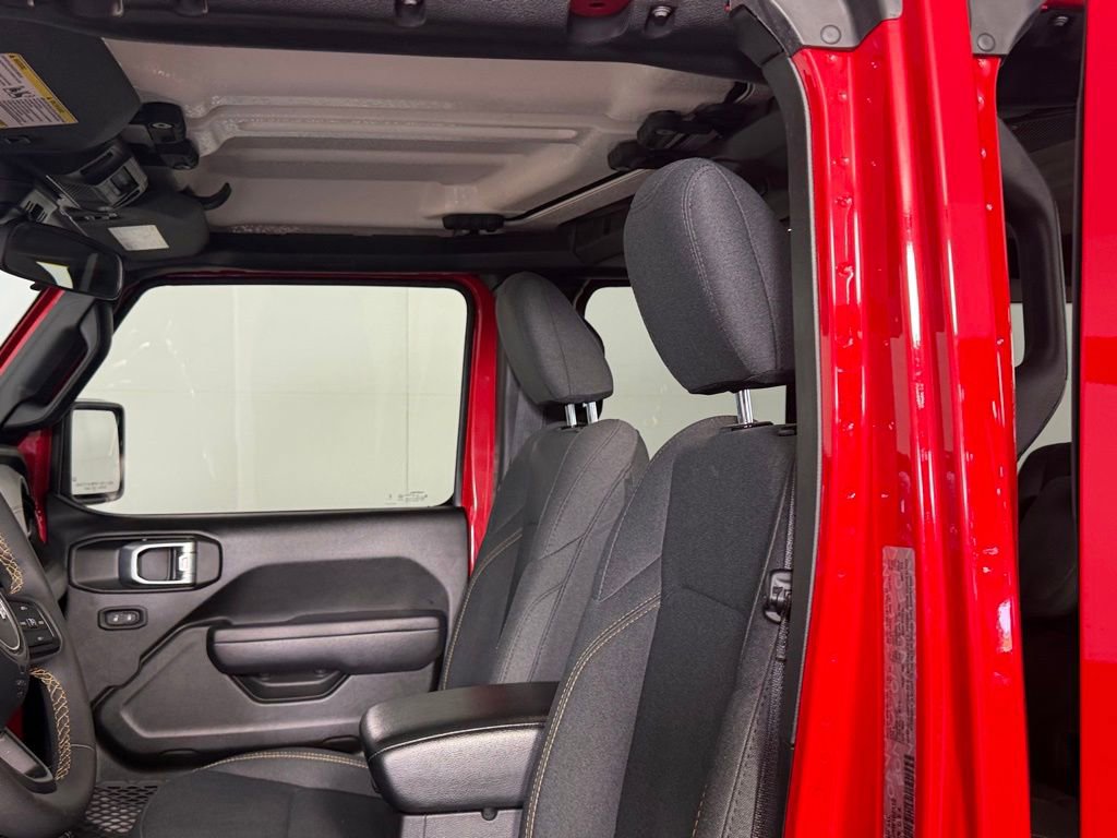 Used 2024 Jeep Wrangler Unlimited image 23