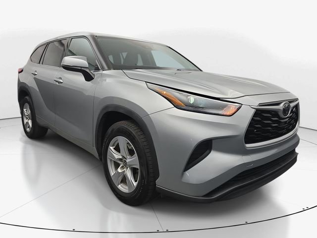 Used 2022 Toyota Highlander L image 2