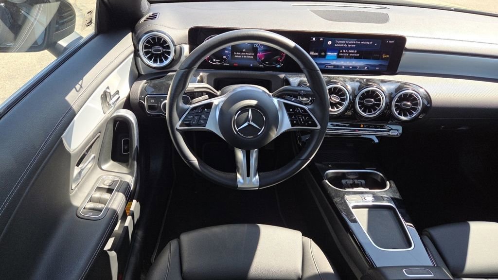 Used 2025 Mercedes-Benz CLA 250 4MATIC image 30