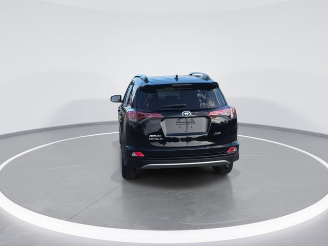 Used 2018 Toyota RAV4 XLE FWD image 7