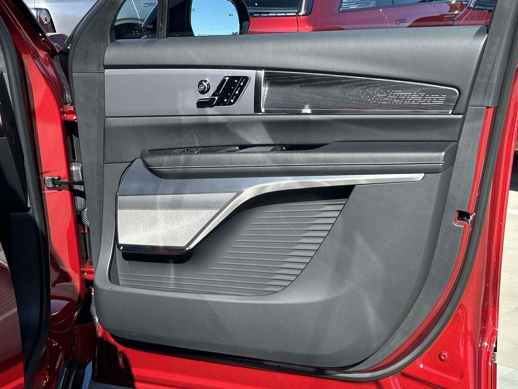 New 2026 Cadillac Vistiq Platinum image 33