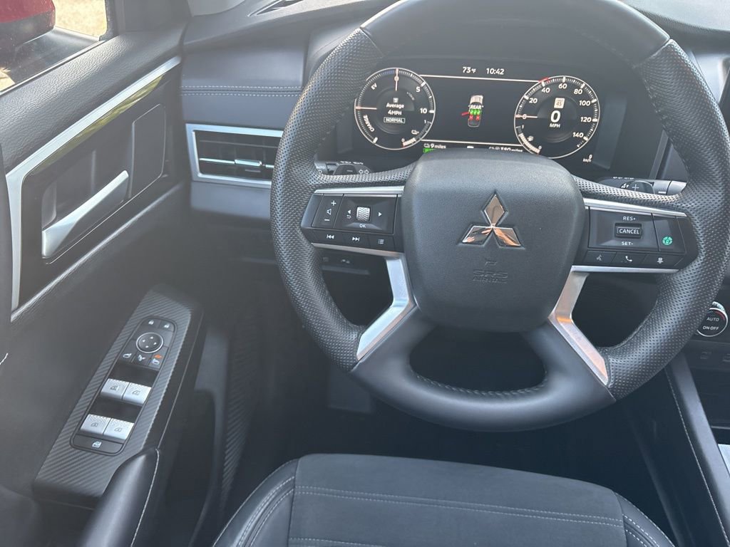 Used 2023 Mitsubishi Outlander 4WD Plug-In Hybrid image 29