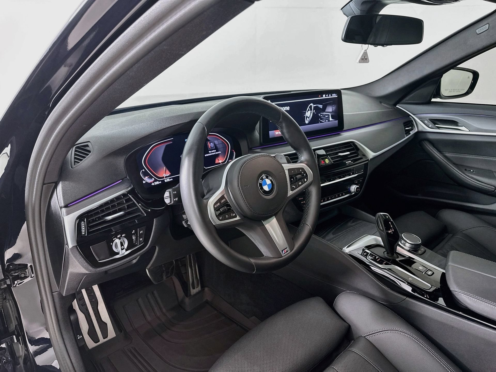 Used 2023 BMW 530i xDrive w/ M Sport Package AWD/4WD image 10