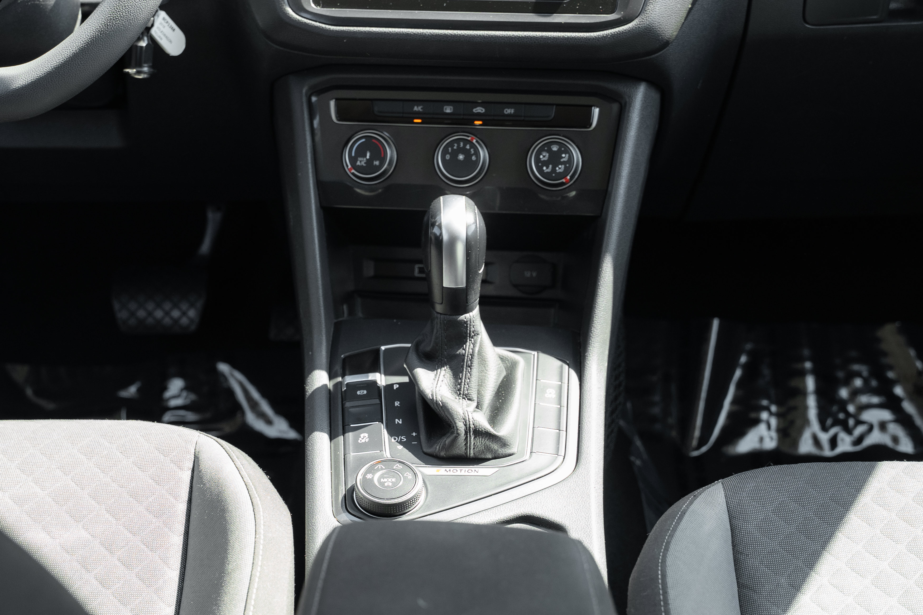 Used 2018 Volkswagen Tiguan S AWD/4WD image 15