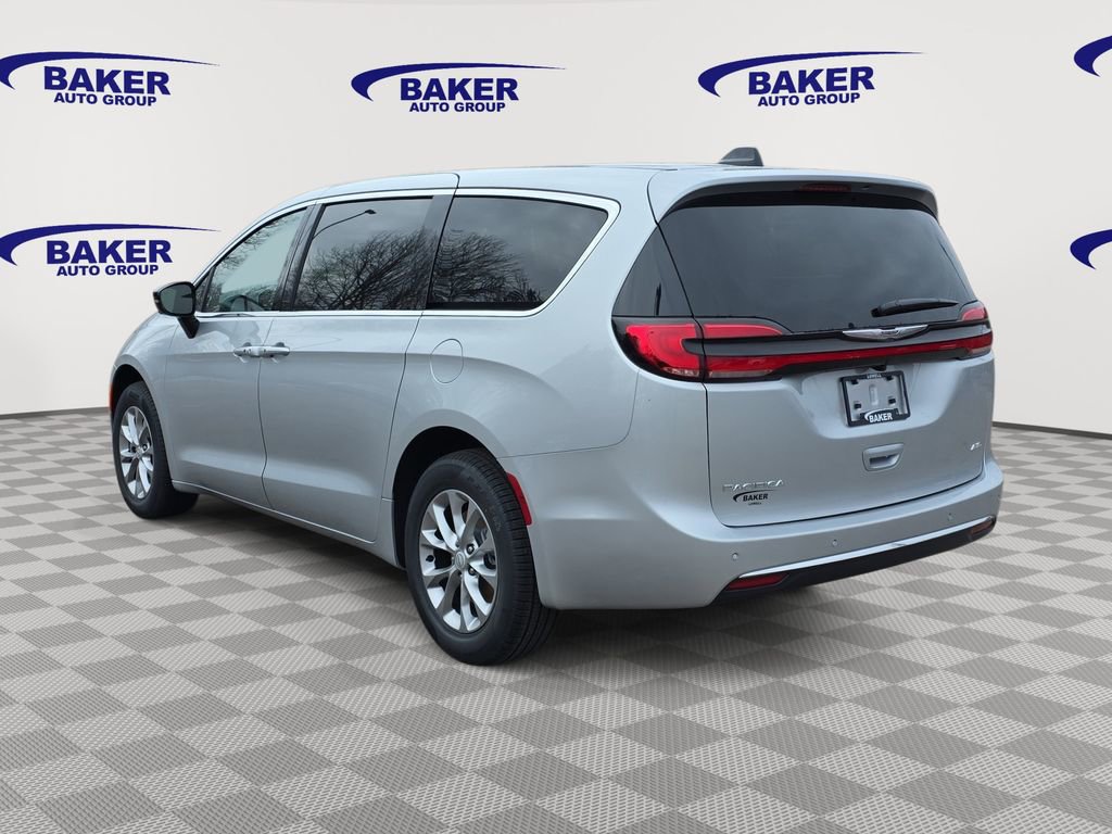 New 2026 Chrysler Pacifica Select image 5