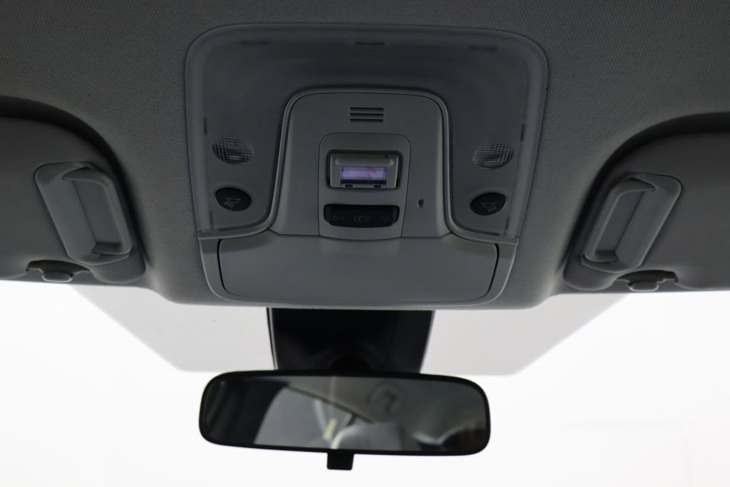 Used 2022 Toyota Prius LE image 22