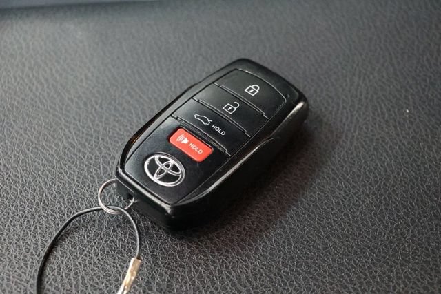 Used 2025 Toyota Camry SE FWD image 34