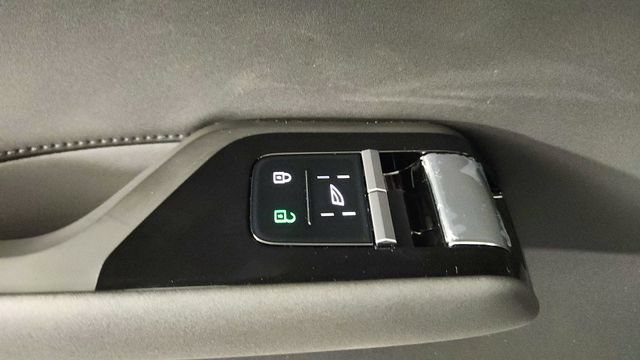 New 2026 Volvo EX90 Plus AWD/4WD image 10