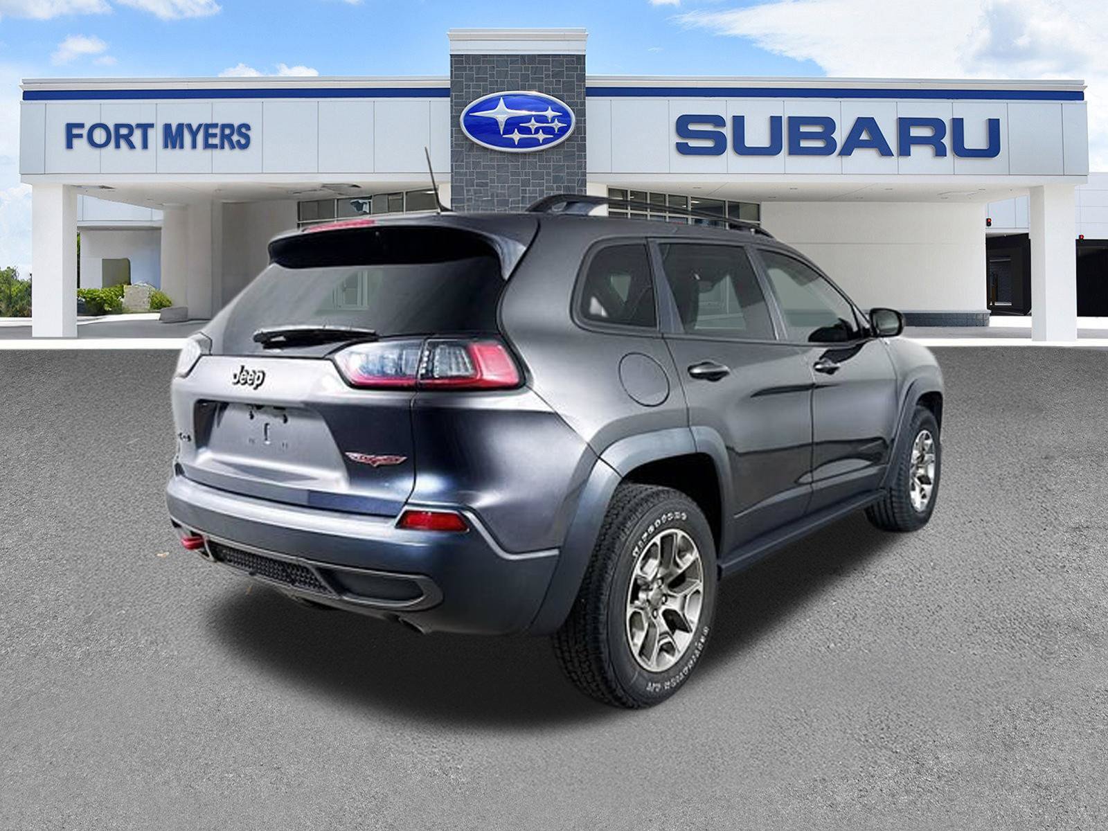 Used 2022 Jeep Cherokee Trailhawk AWD/4WD image 28