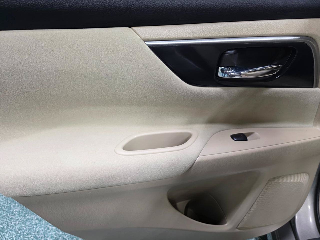 Used 2014 Nissan Altima 2.5 SV w/ Convenience Package FWD image 20