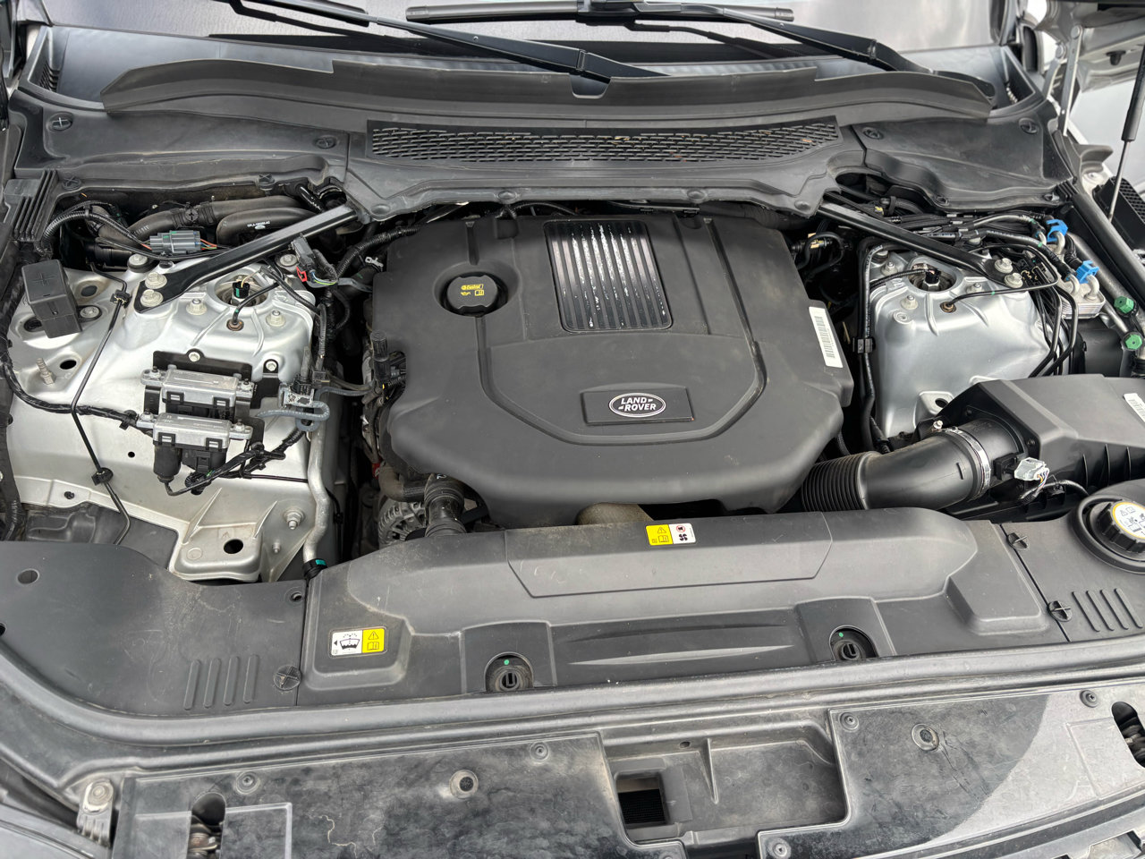 Used 2017 Land Rover Range Rover HSE image 35