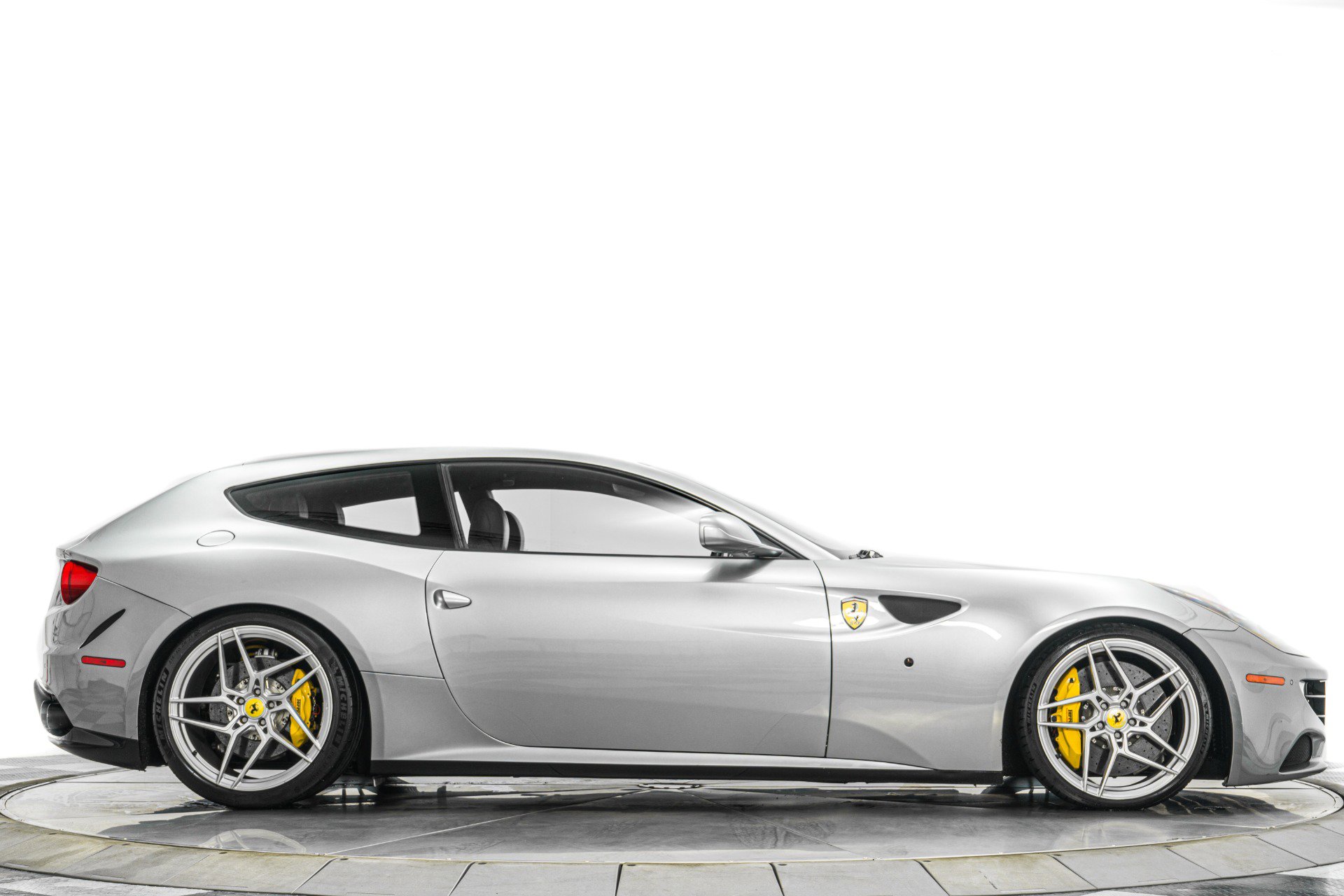 Used 2015 Ferrari FF image 43