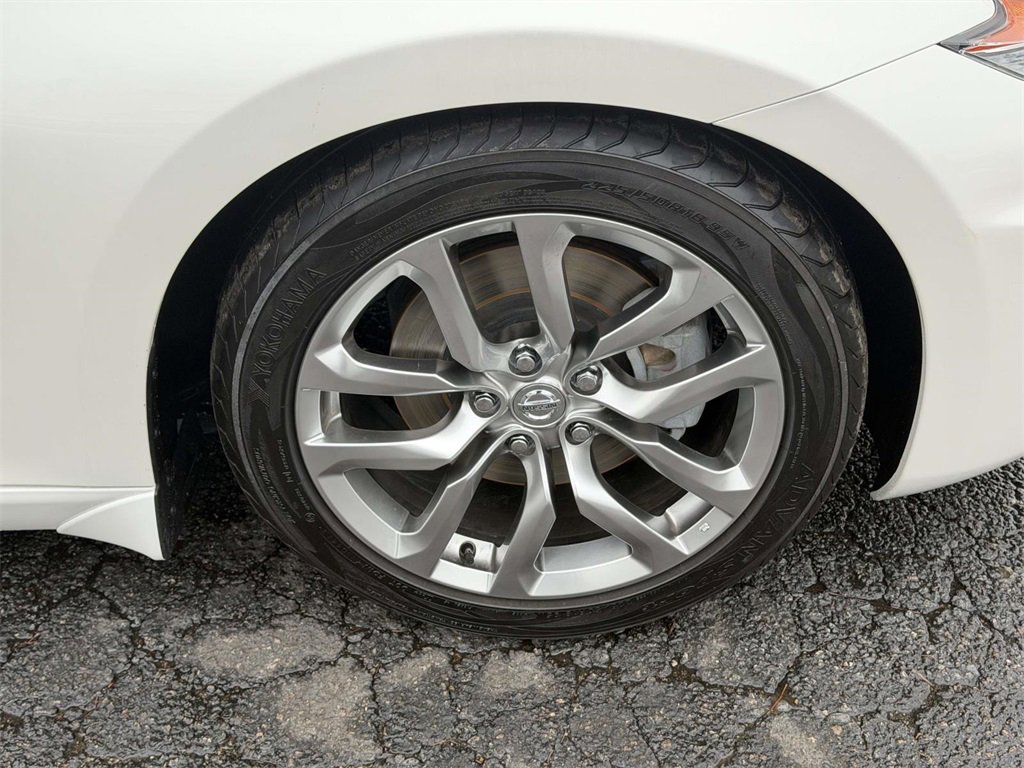 Used 2014 Nissan 370Z Coupe image 23