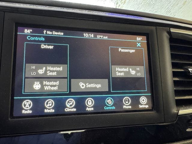 Used 2019 Chrysler Pacifica Touring-L FWD image 16