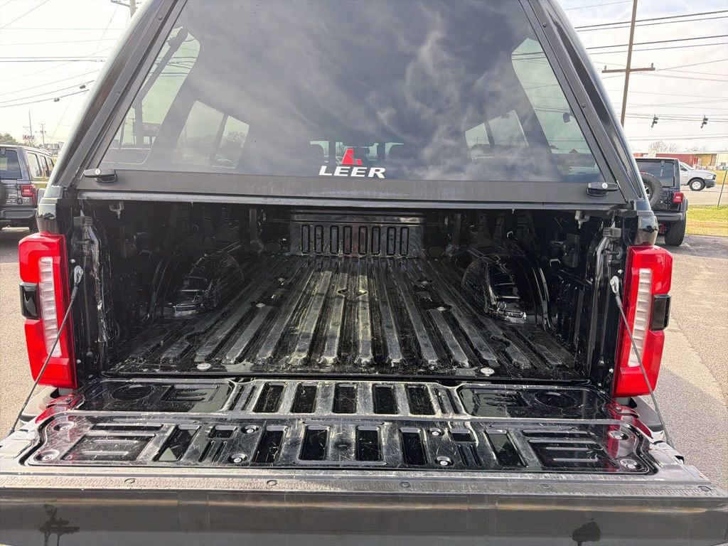 Used 2023 Ford F350 Lariat w/ FX4 Off-Road Package AWD/4WD image 9