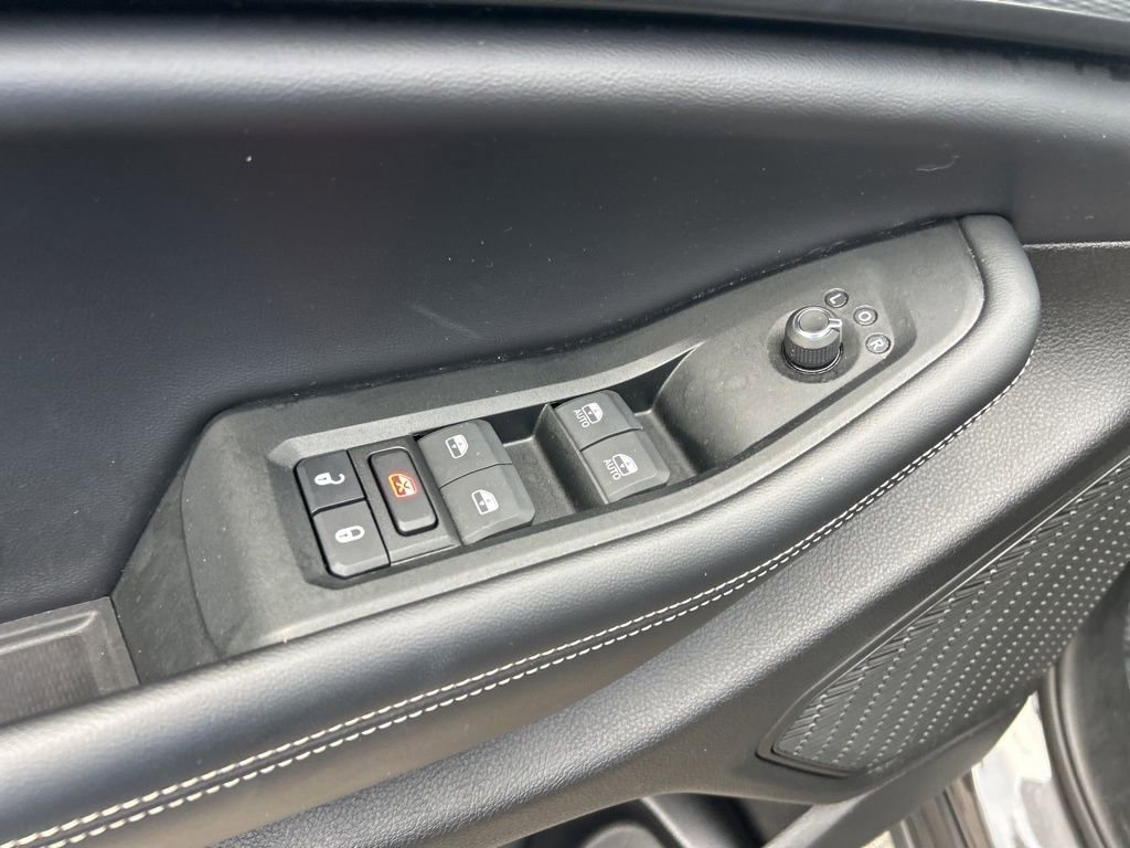 Used 2024 Jeep Grand Cherokee L Altitude AWD/4WD image 35