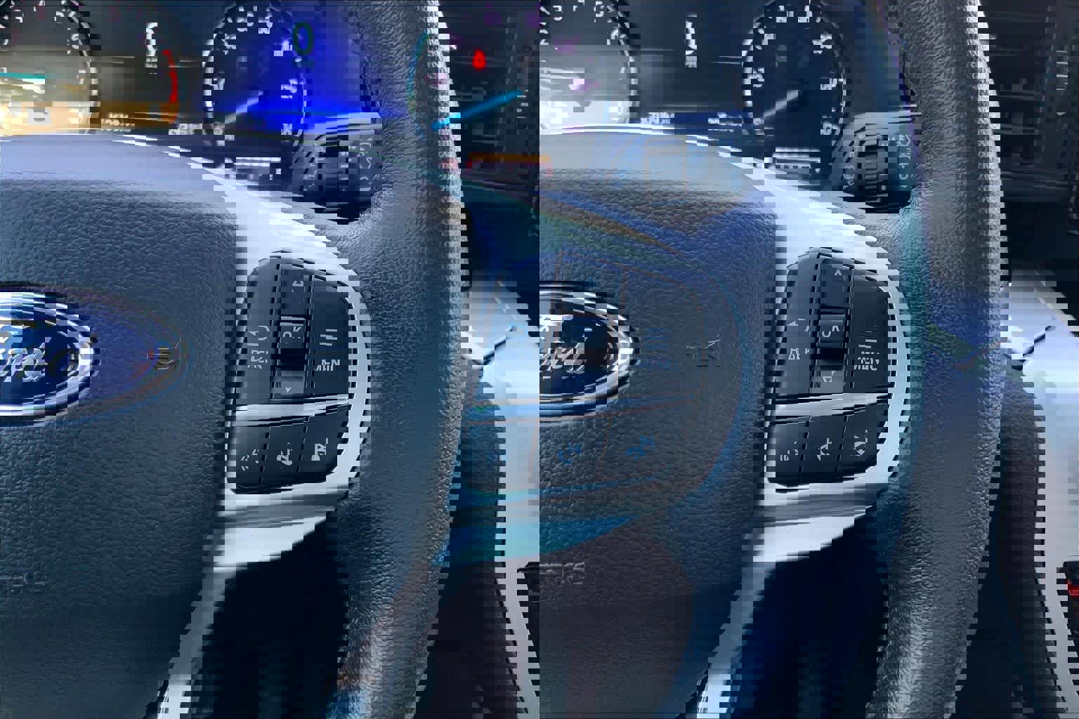 Used 2022 Ford Explorer XLT image 25