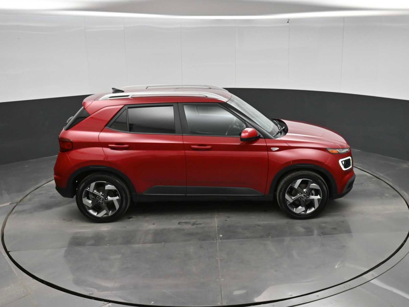 Used 2022 Hyundai Venue Limited FWD image 29