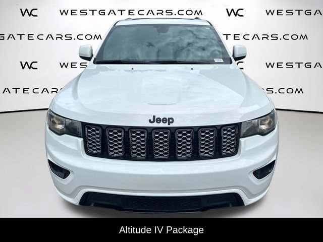Used 2017 Jeep Grand Cherokee Altitude RWD image 4