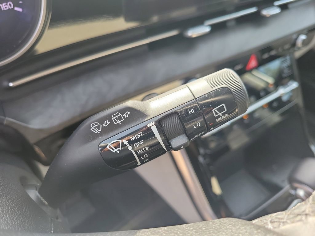 Used 2024 Kia Carnival EX FWD image 16