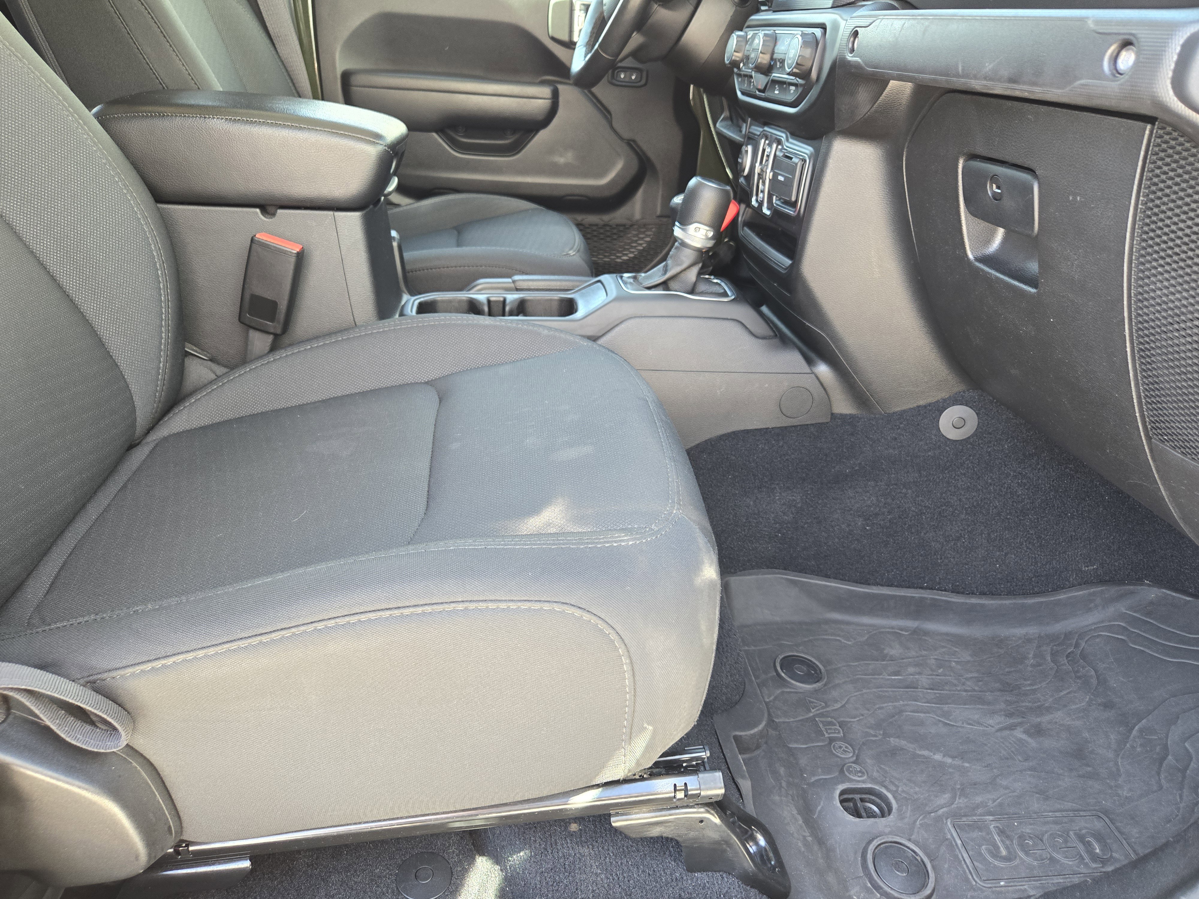 Used 2022 Jeep Gladiator Willys image 17