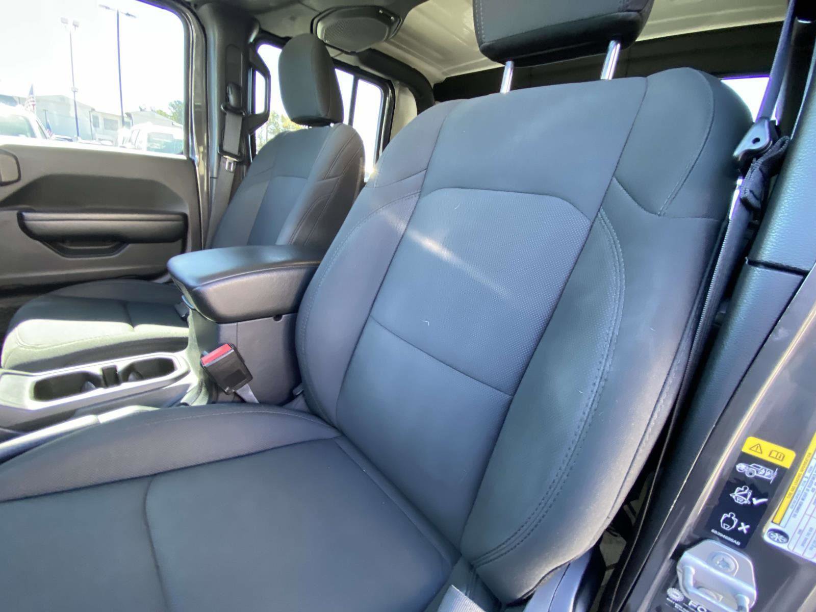 Used 2021 Jeep Gladiator Willys image 14