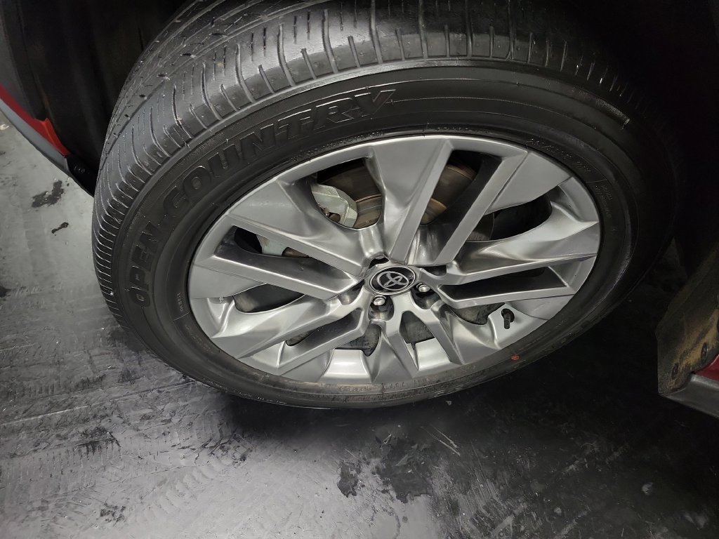 Used 2023 Toyota RAV4 XLE Premium FWD image 13