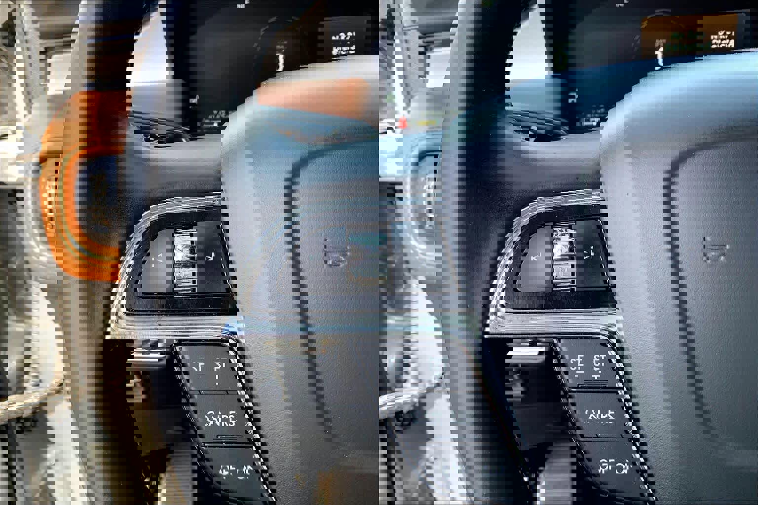 Used 2021 Lincoln Nautilus Reserve w/ Class II Trailer Tow Package image 23