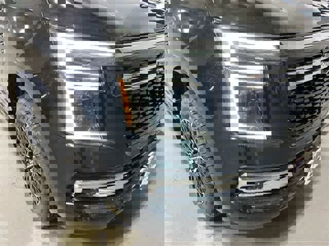 New 2025 Nissan Armada SL w/ Captain's Chari Seat Package image 32