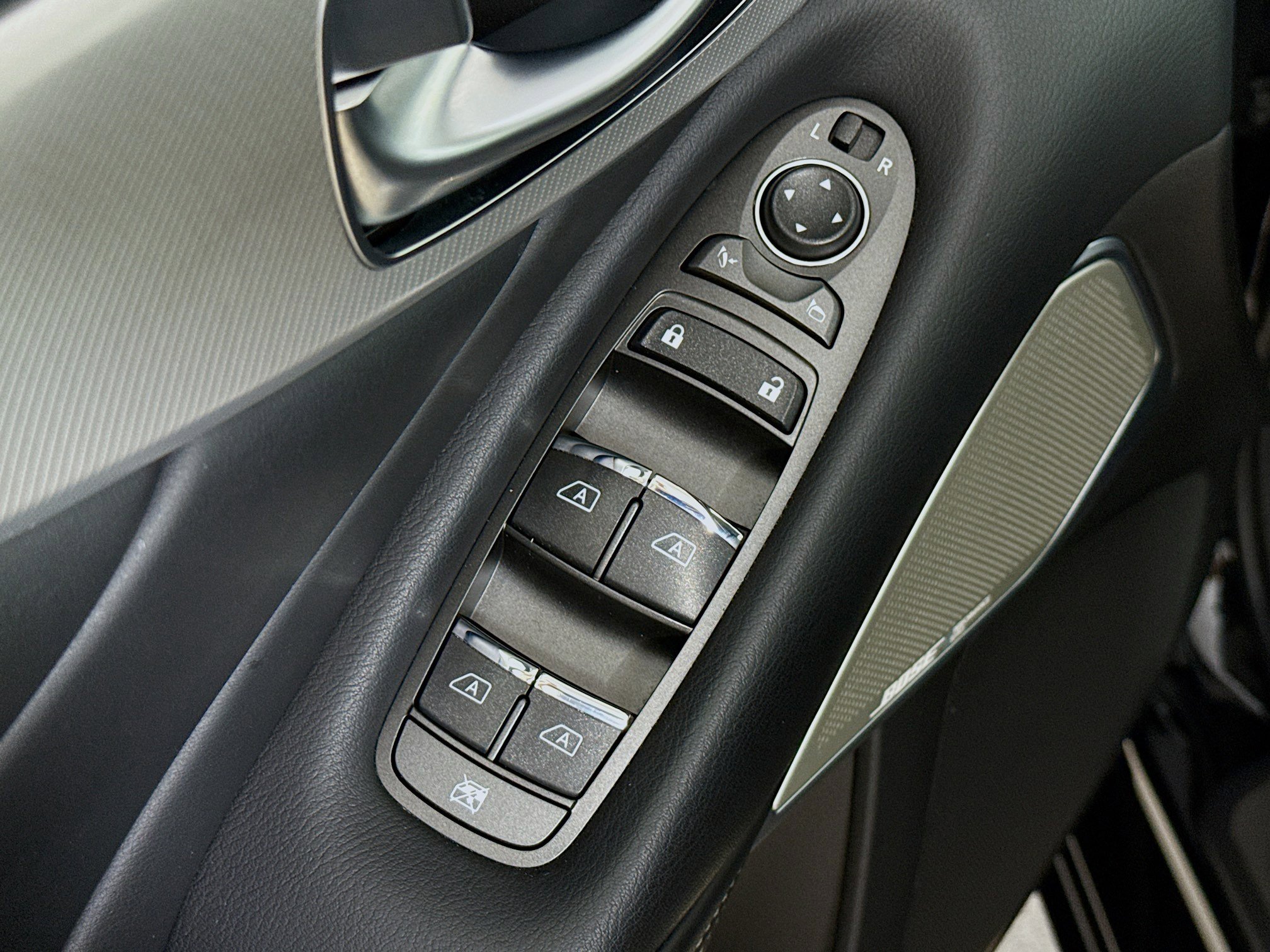 Used 2023 INFINITI Q50 Luxe w/ Cargo Package AWD/4WD image 20