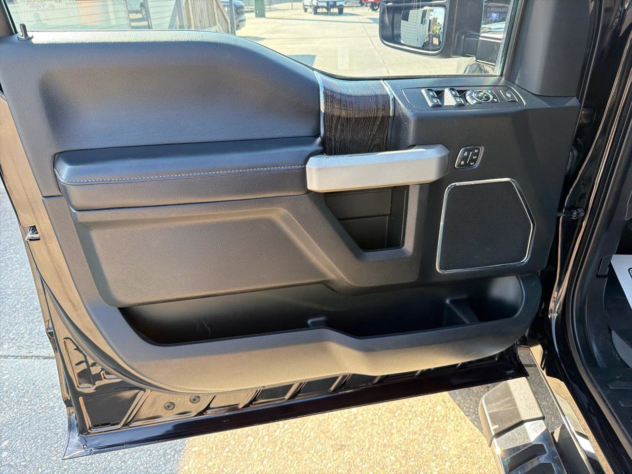 Used 2021 Ford F250 Lariat w/ Lariat Value Package AWD/4WD image 20