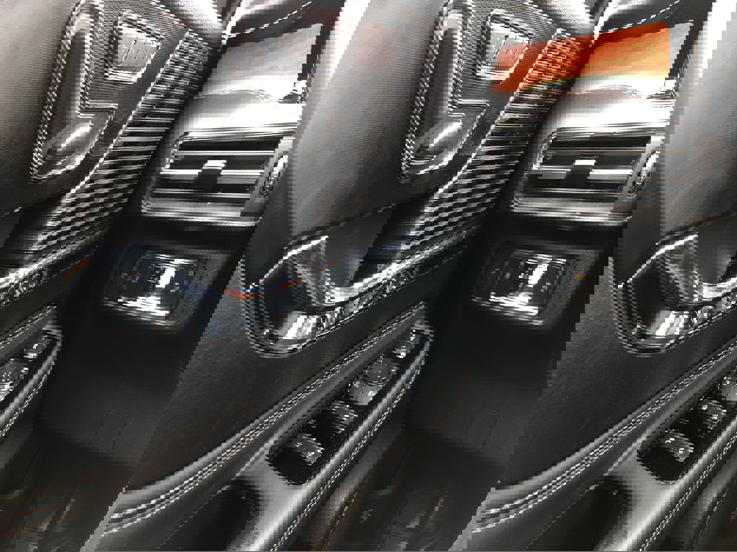 Used 2022 Lincoln Corsair Reserve w/ Elements Package image 19