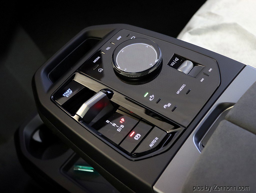 Used 2026 BMW iX xDrive45 w/ M Sport Package image 25