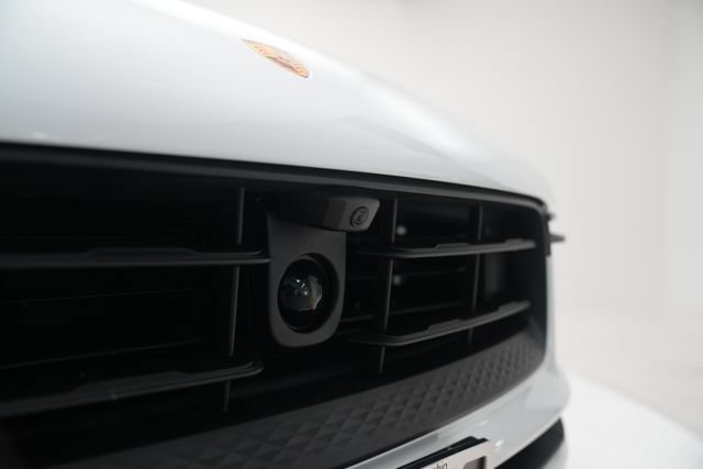 Certified 2026 Porsche Macan AWD/4WD image 23