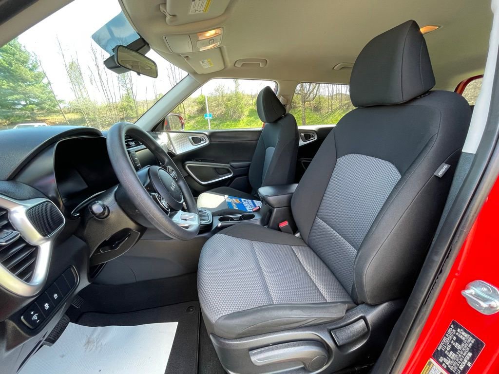 Certified 2023 Kia Soul LX w/ LX Technology Package FWD image 20