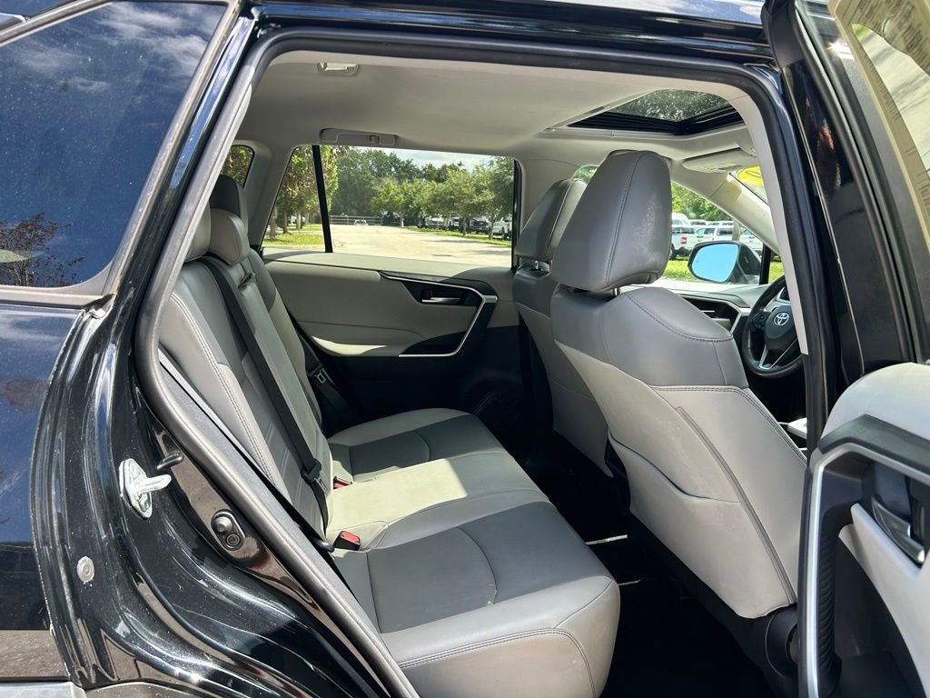 Used 2019 Toyota RAV4 XLE Premium FWD image 44