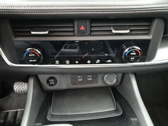 Certified 2025 Nissan Rogue SV image 9