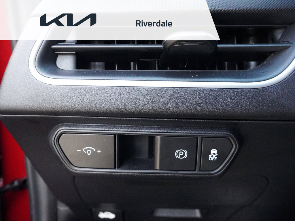 Used 2025 Kia K4 FWD image 36