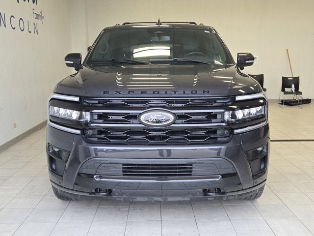 Used 2023 Ford Expedition Limited image 2