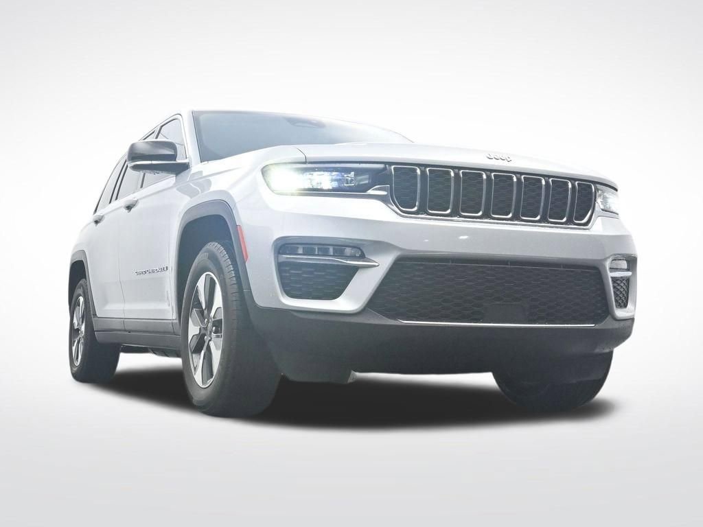 Used 2023 Jeep Grand Cherokee 4WD 4xe image 32