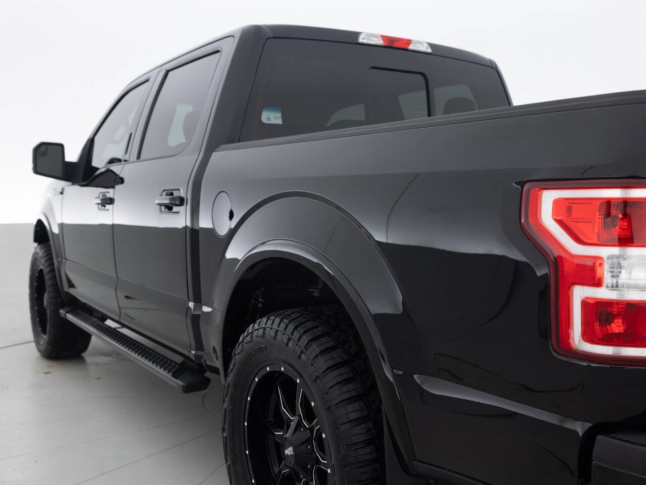 Used 2018 Ford F150 XLT w/ Equipment Group 302A Luxury image 13